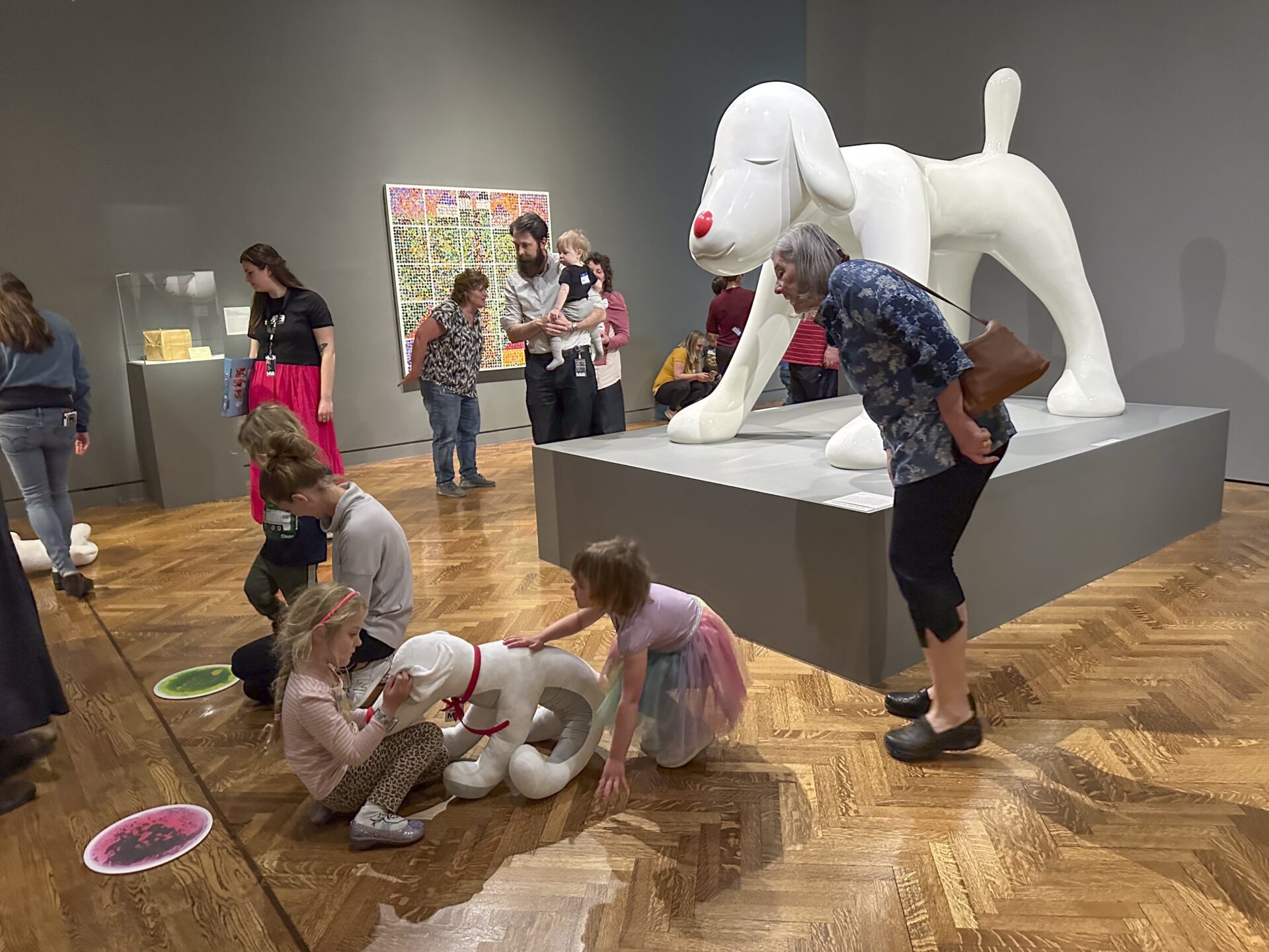 children exploring Minneapolis Institute of Art