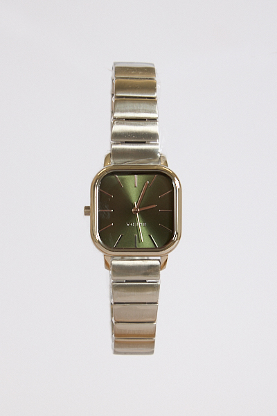 untitled catalog0394 - e.Allen Boutique