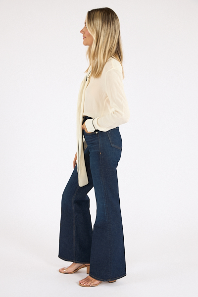 untitled catalog1353 - e.Allen Boutique