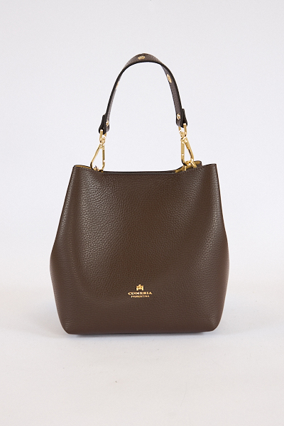 untitled catalog1535 - e.Allen Boutique