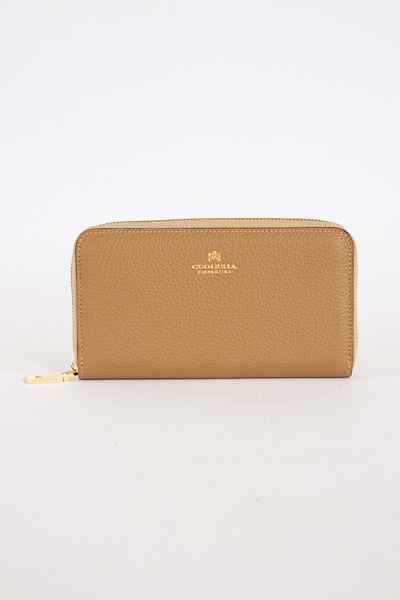 untitled catalog1541 - e.Allen Boutique