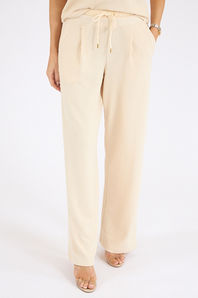 untitled catalog1584 - e.Allen Boutique