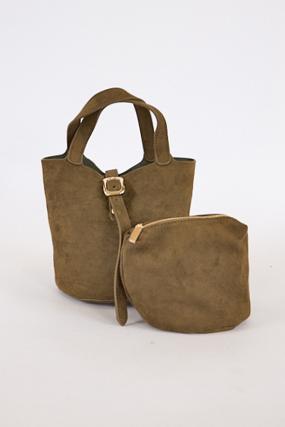 untitled catalog1838 - e.Allen Boutique