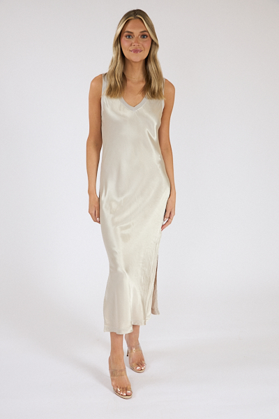 untitled catalog2174 - e.Allen Boutique