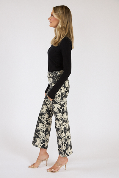 untitled catalog2193 - e.Allen Boutique
