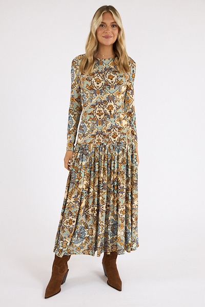 untitled catalog2447 - e.Allen Boutique