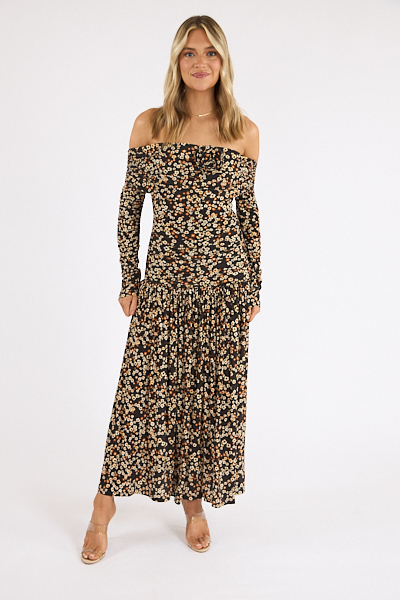 untitled catalog2422 - e.Allen Boutique