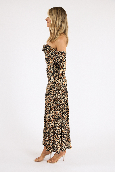 untitled catalog2423 - e.Allen Boutique