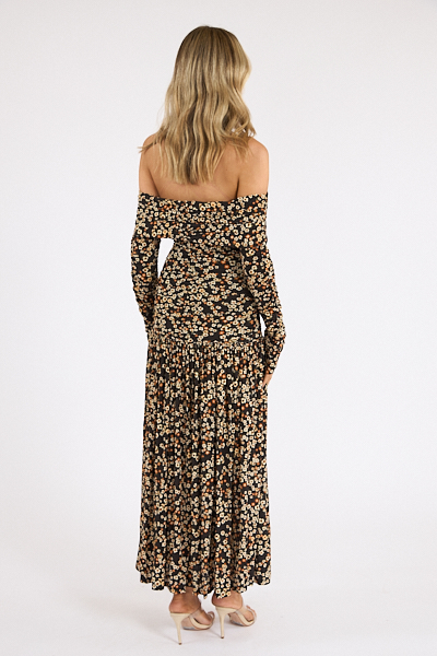 untitled catalog2425 - e.Allen Boutique