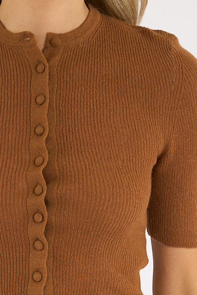 untitled catalog2596 - e.Allen Boutique