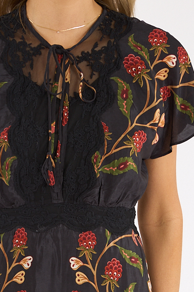untitled catalog2438 - e.Allen Boutique