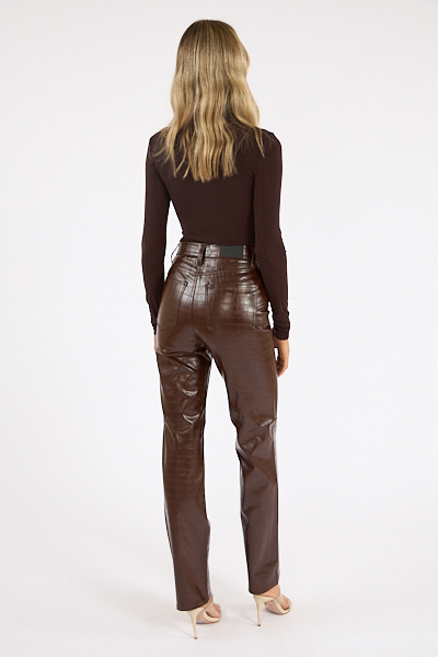 untitled catalog2473 - e.Allen Boutique