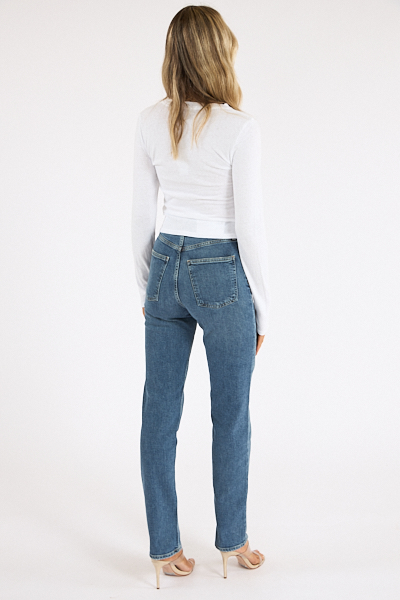 untitled catalog2529 - e.Allen Boutique