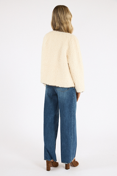 untitled catalog2579 - e.Allen Boutique