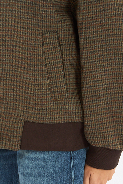 untitled catalog2604 - e.Allen Boutique