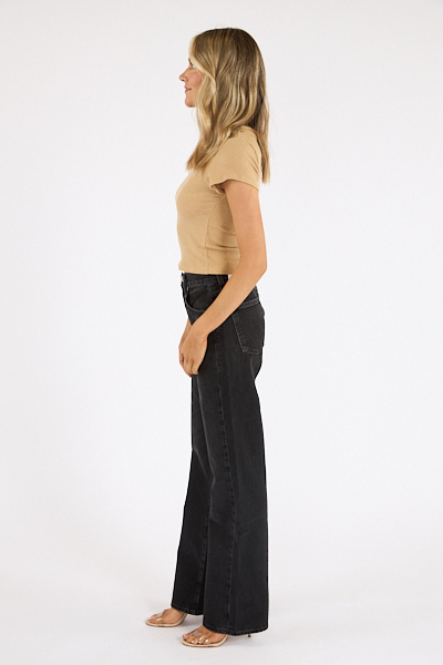 untitled catalog2490 - e.Allen Boutique
