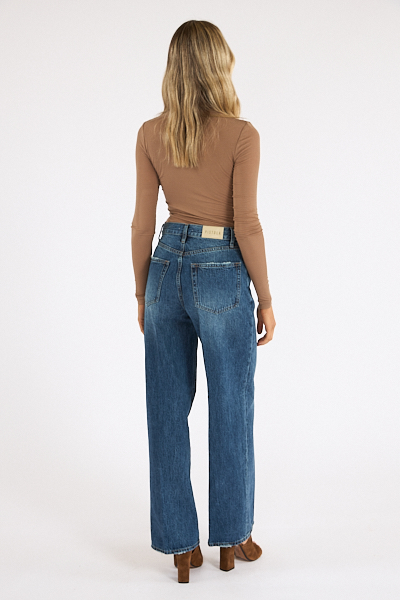 untitled catalog2575 - e.Allen Boutique