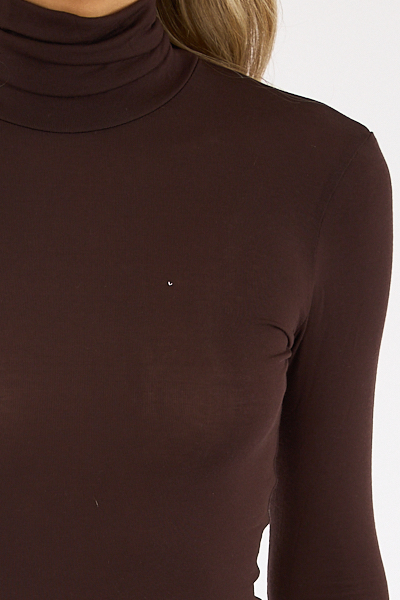 untitled catalog2474 - e.Allen Boutique