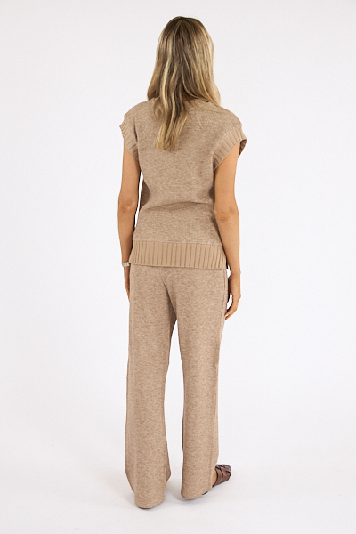 untitled catalog2701 - e.Allen Boutique