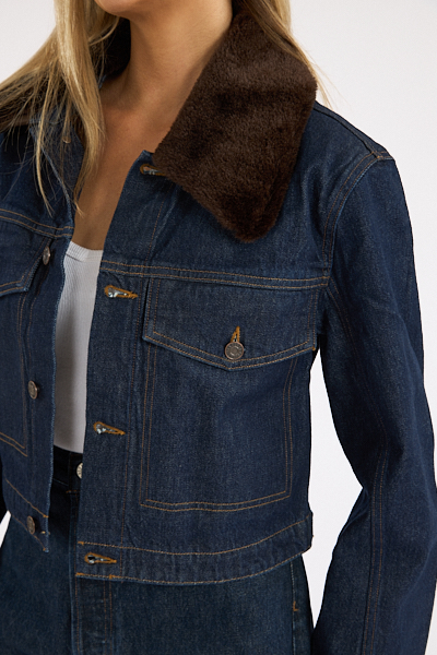 untitled catalog3332 - e.Allen Boutique