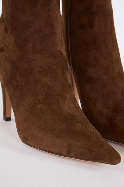 untitled catalog3455 - e.Allen Boutique