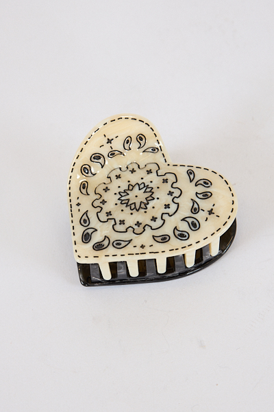 untitled catalog0442 - e.Allen Boutique