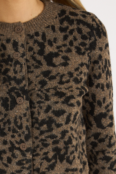 untitled catalog0171 - e.Allen Boutique