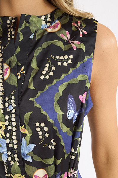 untitled catalog0382 - e.Allen Boutique